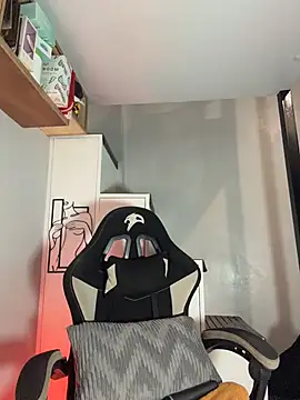 AsianMilfSheryl webcam