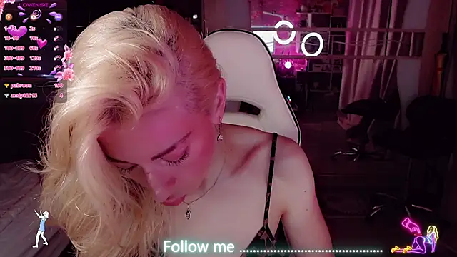 AnnieGOld_ webcam