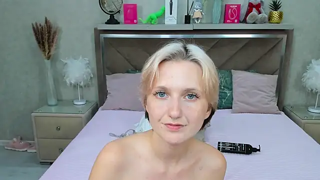 MiaKarlos webcam