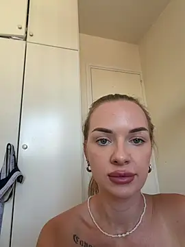 ElenaRebelle webcam