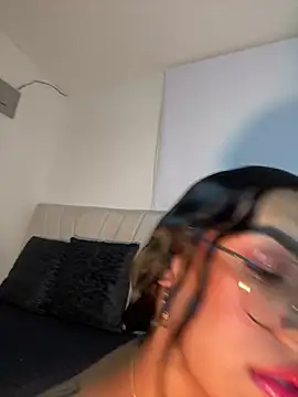 Linda_Saenz_ webcam