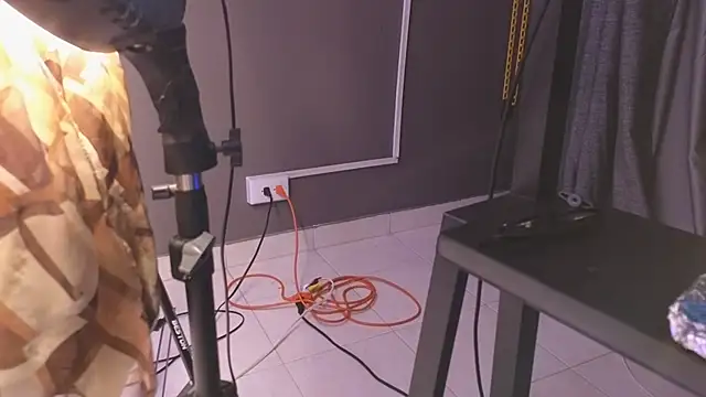 julimonroe_ webcam