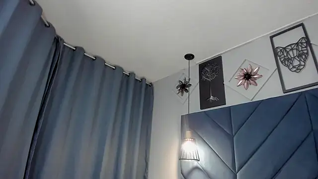 alana_dreams webcam