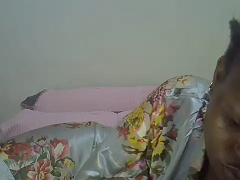sonnia_2 - Sonnia_2's free webcam - UK Sex Cams