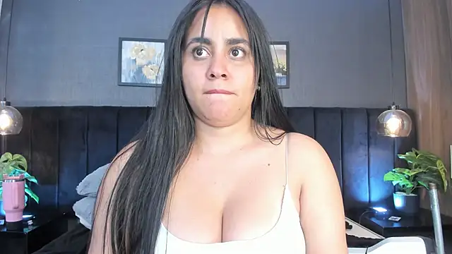 alejandra__garcia live cam on StripChat
