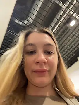 SashaCatt live cam on StripChat