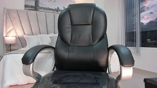 amber_willow (F teen) - show pussy