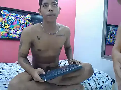 latinosninfomanos webcam