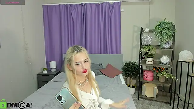 LaslyAngel webcam