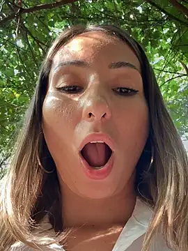 Wonder_Kari webcam