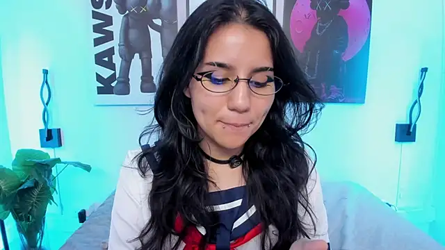 HollyPeach webcam