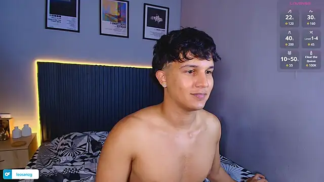 Leo_Savage_ webcam