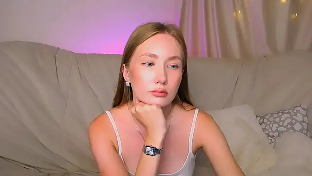 EllyColins webcam