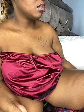 BIGMAMA011 webcam