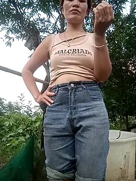 nangmo live cam on StripChat