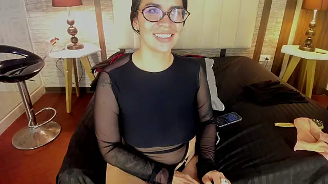 Hannah_Cross live webcam