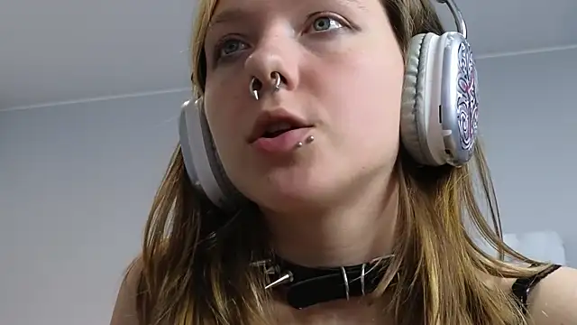 LauraLowe webcam