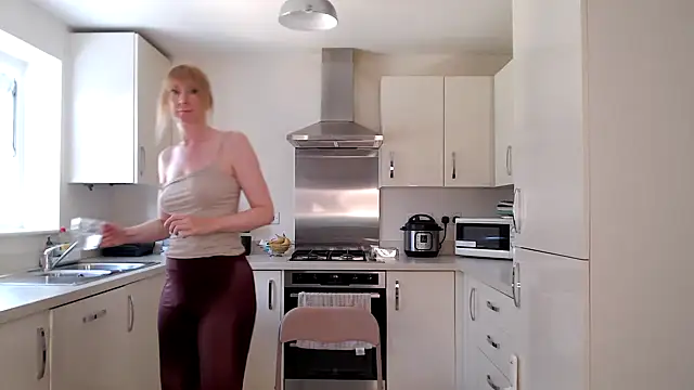 anna_raye - Anna_Raye's free webcam - UK Sex Cams