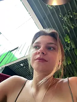 valenciashock - ValenciaShock's free webcam - UK Sex Cams