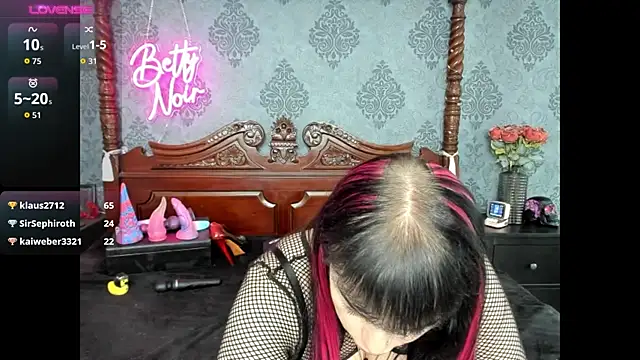 BettyNoir live webcam show