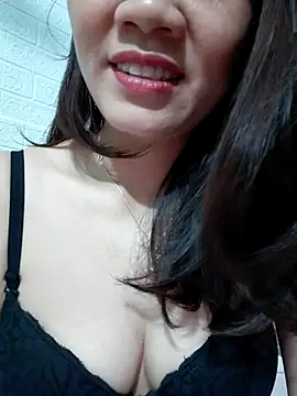 Singlemom69xx webcam