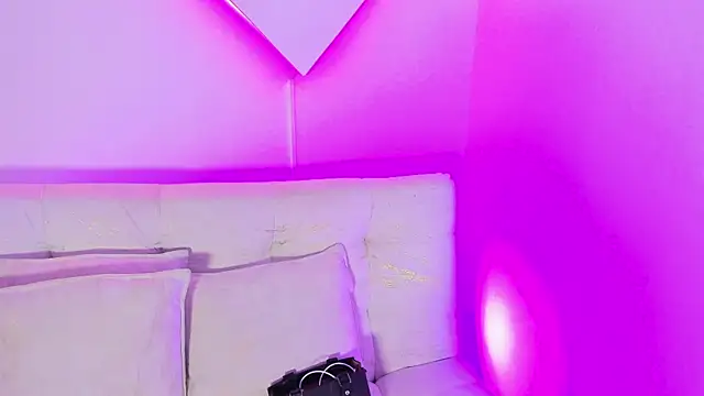 LiaCampbell_ webcam