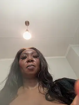 Bootyliciouse21X webcam