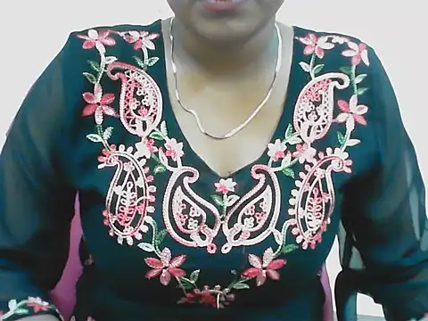 LovingPihu webcam