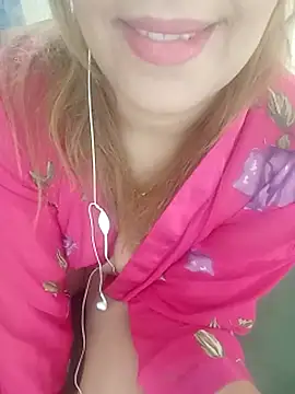 Naughty-Yousra webcam