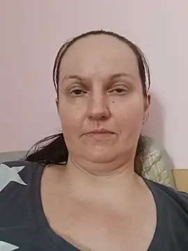 BustyLadyAlma webcam