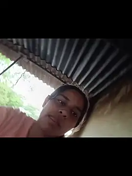Queen_Simran live cam on StripChat