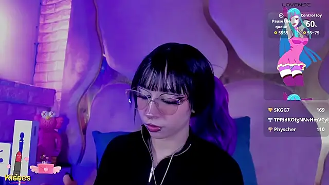 NaniiSisy live webcam show