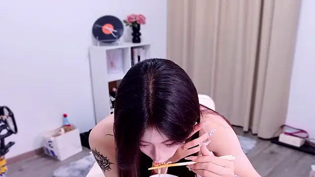 Sultry-01 live webcam show