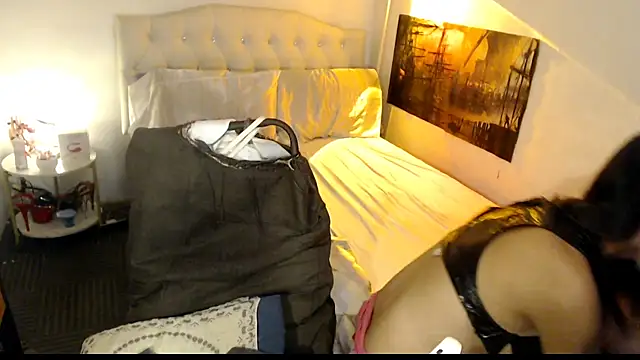 NinaDOM4CUM webcam