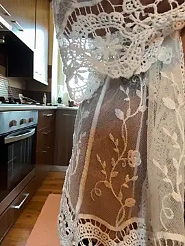 Hotmomcheckk_ live webcam show