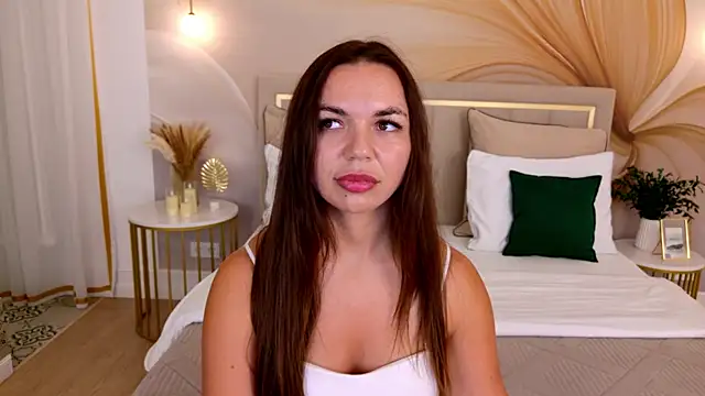 CamillaLarson live webcam show