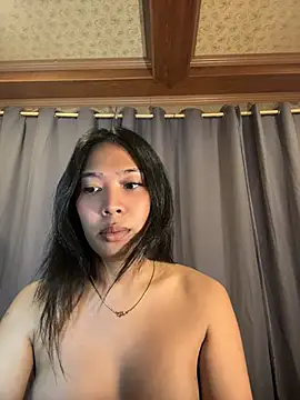 hugecock_tamira live webcam show
