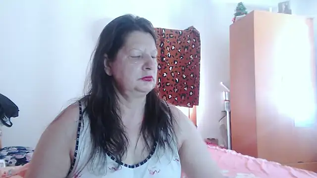 ExtasyMature live cam on StripChat