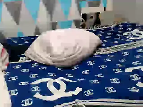 Trish_CurveCock webcam