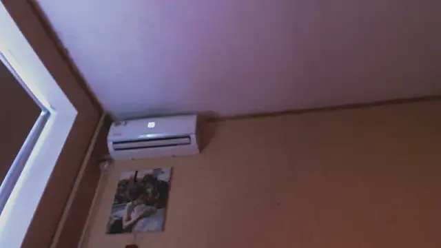 GloriaUpperLove live webcam