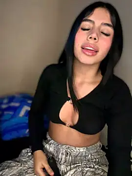 Laura-Khalifa webcam