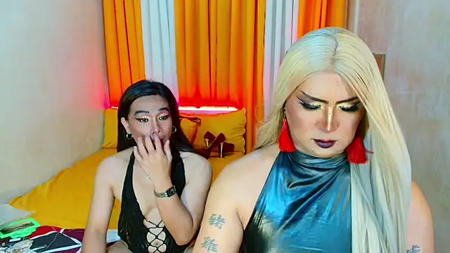 Playful_Top_Shemale webcam