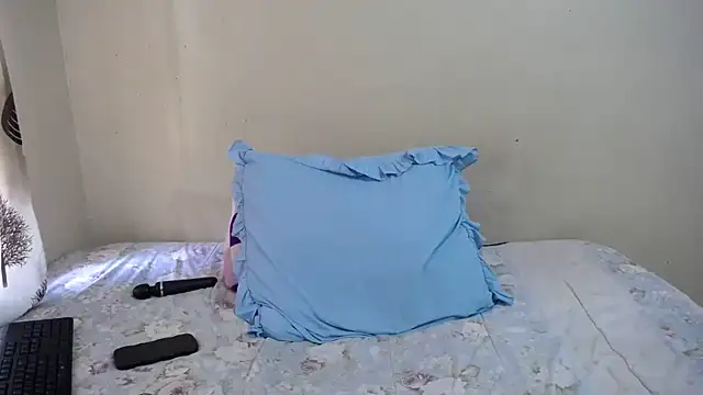 FreakiestBunny webcam