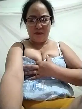 Naaya8109 webcam