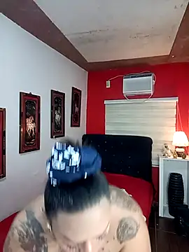 EmmaKantutera live cam on StripChat
