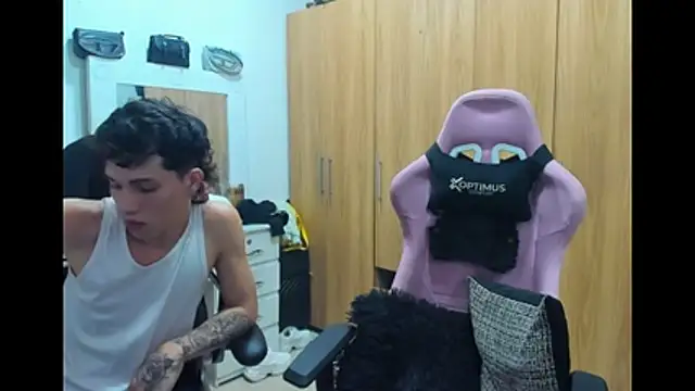 Pride_couple webcam