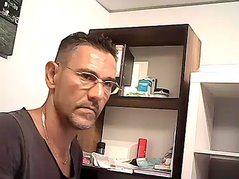 mastercharisma35 live cam on StripChat