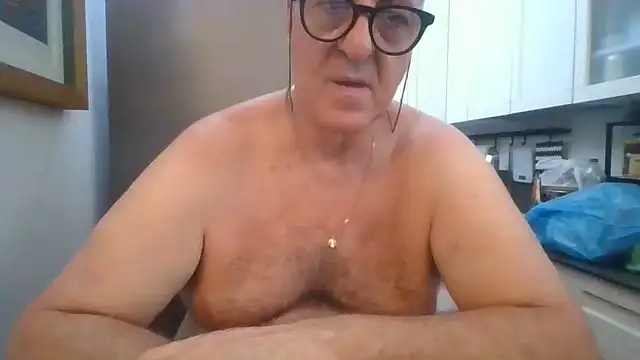 ANONIMO7735 live cam on StripChat