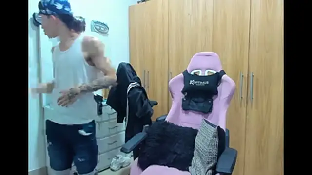 Pride_couple webcam