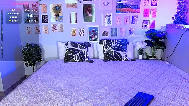 MiaBecky webcam